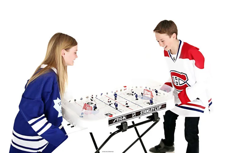 Mastering the Art of Air Hockey: Tips and Tricks on How to Play Like a Pro!